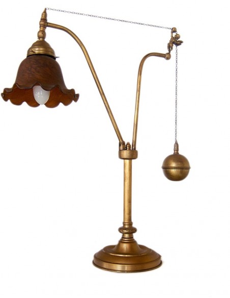 Ιδιαίτερο φωτιστικό με ξεχωριστή διακόσμηση