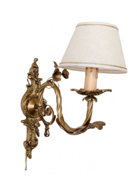 Απλίκα από μασίφ μπρούτζο με σκαλιστή βάση με καπέλο.